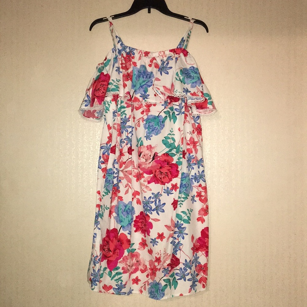 Two dresses - Picture 2 of 3